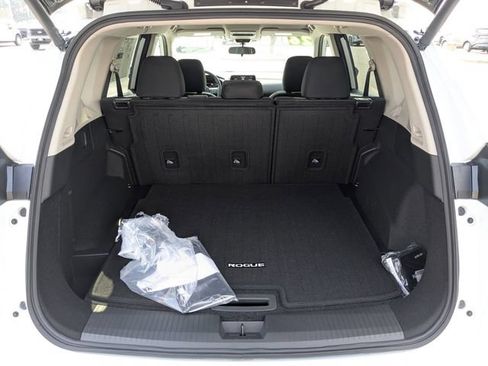 New 2026 Nissan Rogue SV w/ Cold Weather Package FWD image 27