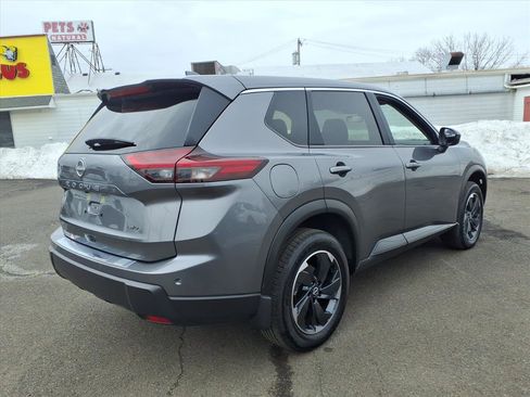 Certified 2025 Nissan Rogue SV image 3