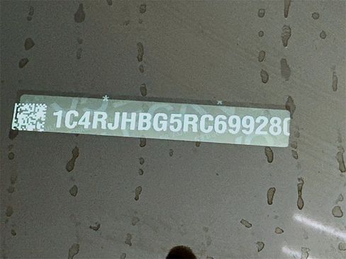 Used 2024 Jeep Grand Cherokee Limited image 32