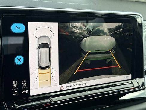 New 2026 Volkswagen Atlas Cross Sport SEL R-Line image 17