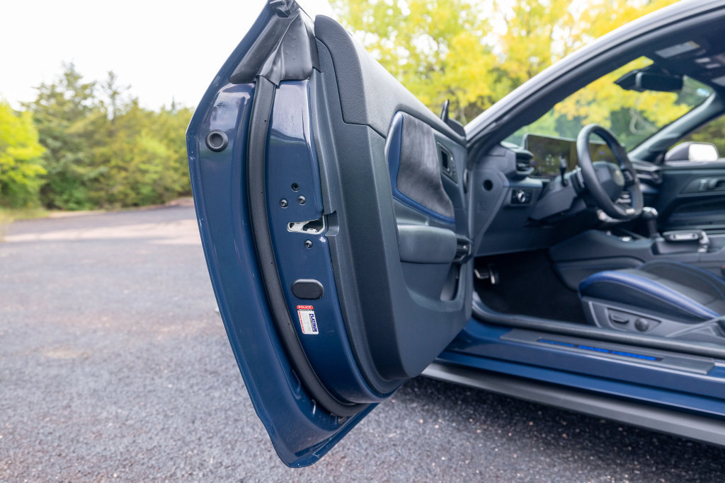 Used 2024 Ford Mustang Dark Horse RWD image 82