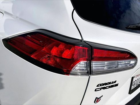 Certified 2025 Toyota Corolla Cross AWD Hybrid image 23