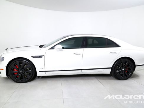 Used 2021 Bentley Flying Spur W12 image 5