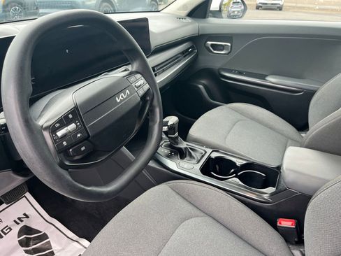 Used 2025 Kia K4 LXS image 33
