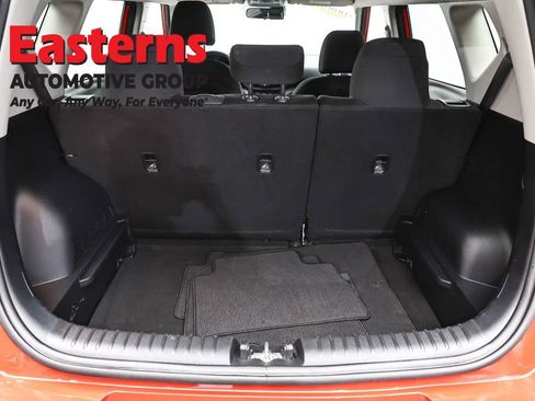 Used 2025 Kia Soul LX w/ LX Technology Package FWD image 9