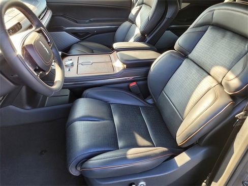 New 2025 Lincoln Navigator L Black Label image 15