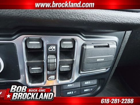 Used 2024 Jeep Wrangler Unlimited AWD/4WD image 32