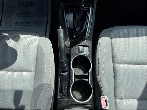 Used 2015 Toyota Corolla LE FWD image 16
