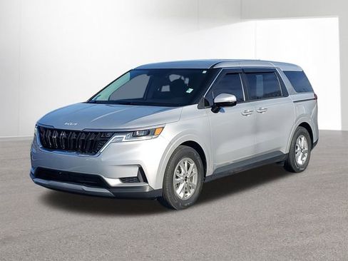 Used 2022 Kia Carnival LX image 1