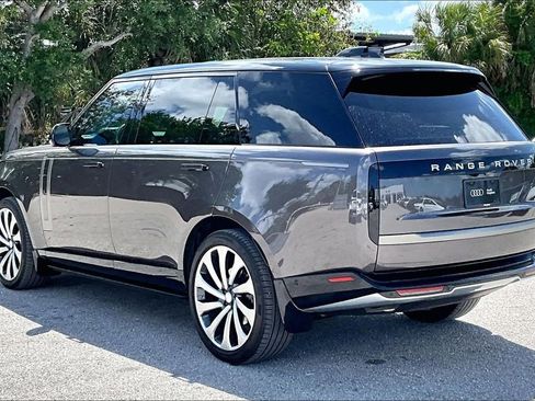 Used 2025 Land Rover Range Rover Long Wheelbase SE image 7