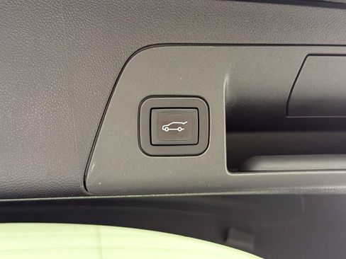 Used 2024 Buick Envision Preferred AWD/4WD image 17
