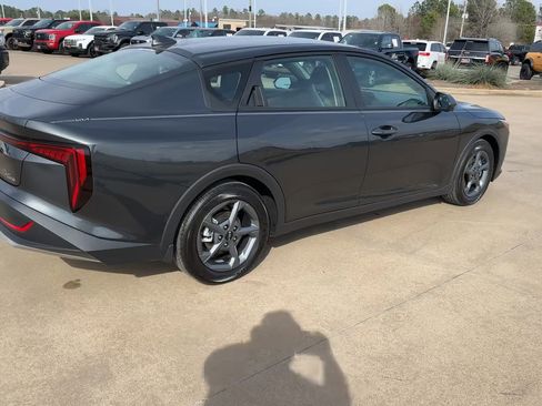 Used 2025 Kia K4 FWD image 9