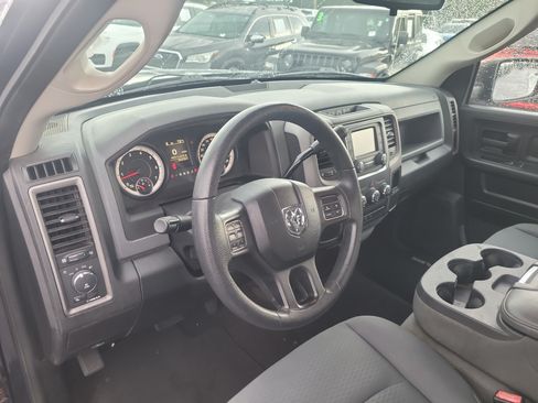 Used 2014 RAM 1500 Express RWD image 18