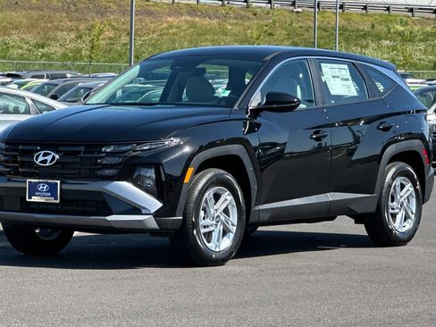 New 2025 Hyundai Tucson SE image 7