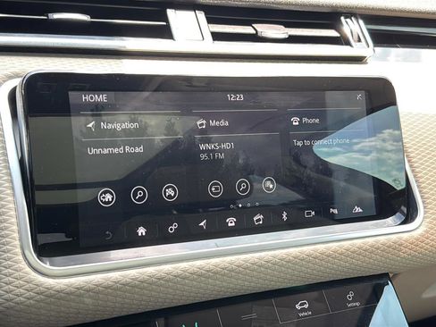 Used 2018 Land Rover Range Rover Velar S AWD/4WD image 26