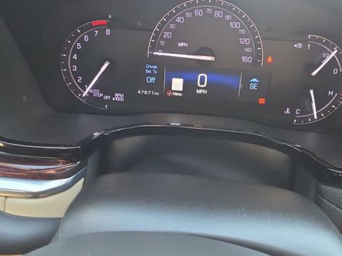 Used 2019 Cadillac XT5 Premium Luxury w/ Driver Assist Package image 10