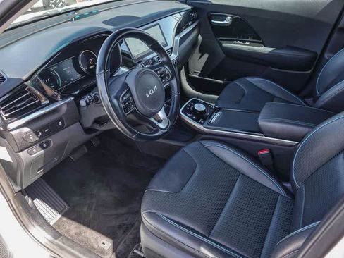 Certified 2022 Kia Niro EX Premium image 16