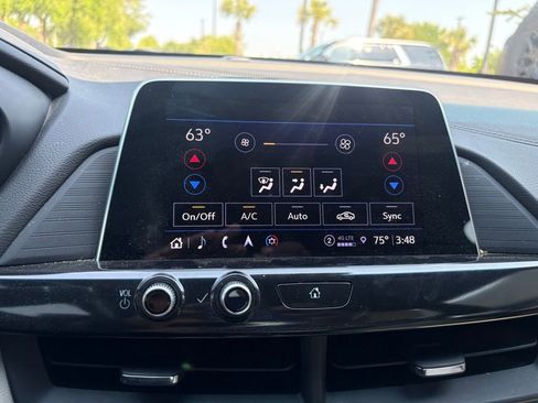 Used 2023 Cadillac CT4 Luxury w/ Sun And Sound Package RWD image 27