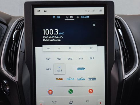 Certified 2024 Ford Edge SEL w/ Convenience Package image 18