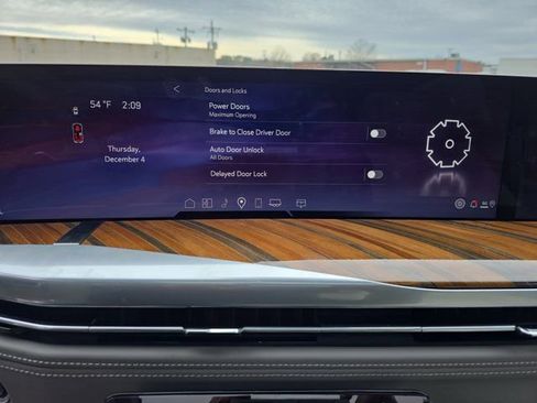 Certified 2025 Cadillac Escalade ESV Sport Platinum image 20