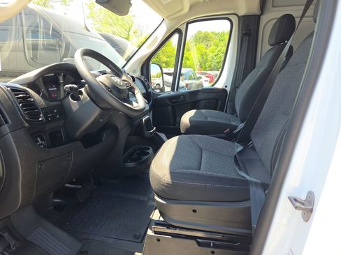 Used 2024 RAM ProMaster 2500 w/ Convenience Group image 3