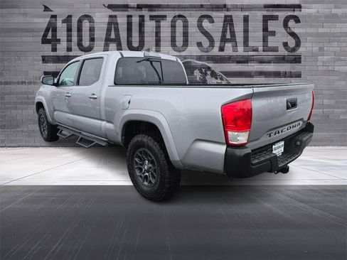 Used 2017 Toyota Tacoma SR5 image 8