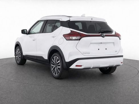 Used 2024 Nissan Kicks SV FWD image 7