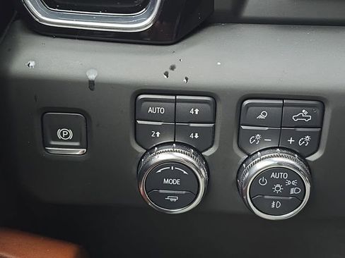 Used 2024 GMC Sierra 2500 Denali Ultimate image 22