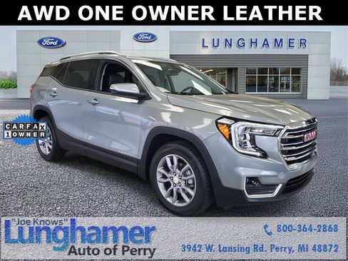 Used 2024 GMC Terrain SLT image 1