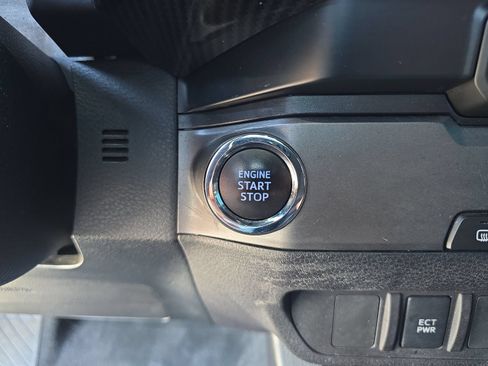 Used 2019 Toyota Tacoma TRD Sport RWD image 25