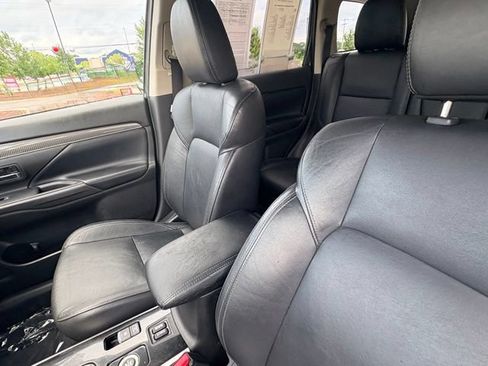 Used 2019 Mitsubishi Outlander SEL AWD/4WD image 19