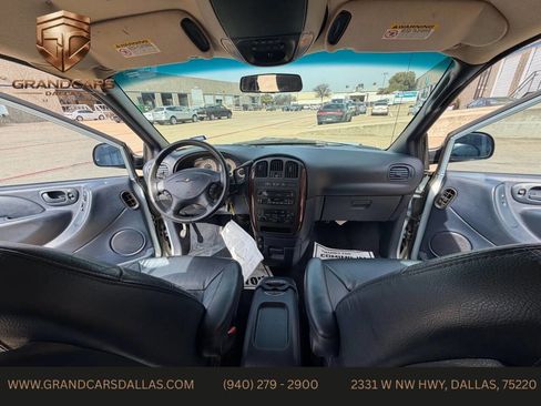 Used 2001 Chrysler Town & Country LXi image 14