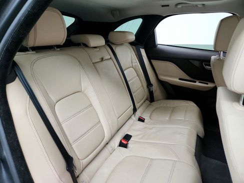 Used 2017 Jaguar F-PACE Prestige image 30