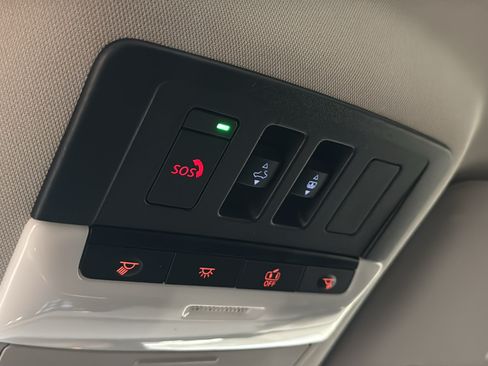 Used 2025 Nissan Pathfinder Platinum AWD/4WD image 21