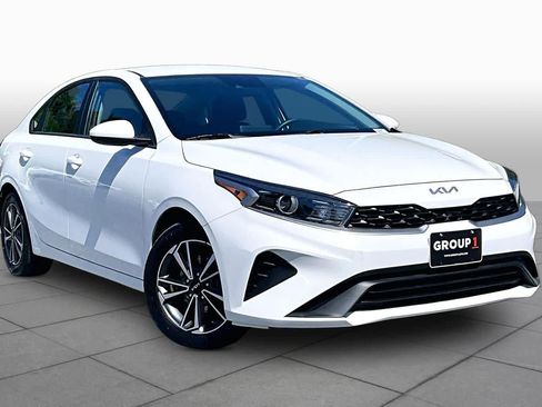 Used 2023 Kia Forte LXS FWD image 4