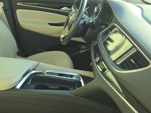 Used 2024 Buick Enclave Essence FWD image 24