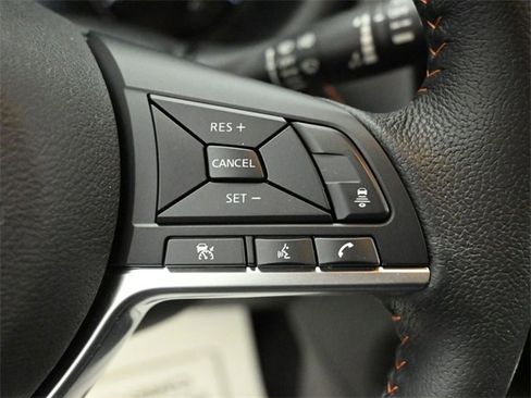 Used 2023 Nissan Kicks SR image 14