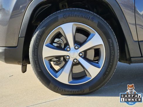 Used 2022 Jeep Cherokee Limited image 16