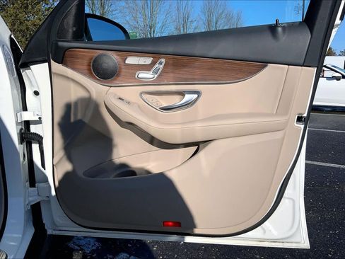 Certified 2022 Mercedes-Benz GLC 300 4MATIC image 24