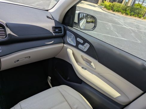 Used 2020 Mercedes-Benz GLS 450 4MATIC image 15