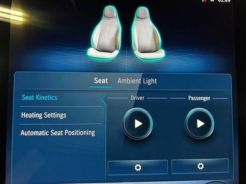 Used 2025 Mercedes-Benz C 300 4MATIC Sedan image 25