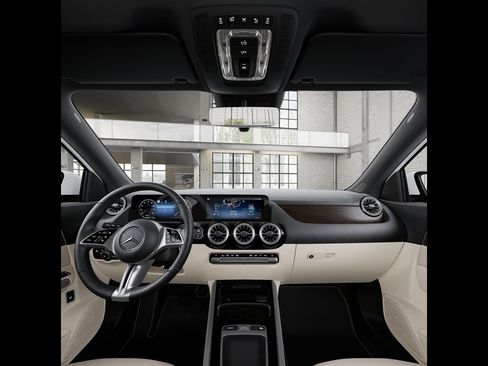Certified 2026 Mercedes-Benz GLA 250 4MATIC image 42