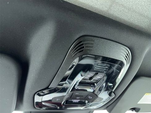 Used 2023 Alfa Romeo Stelvio Ti image 34