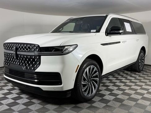 Used 2025 Lincoln Navigator L Black Label image 2