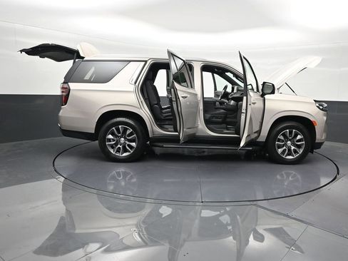 Used 2022 Chevrolet Tahoe LT w/ Luxury Package RWD image 32