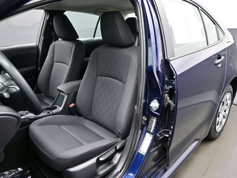 Used 2024 Toyota Corolla LE FWD image 11