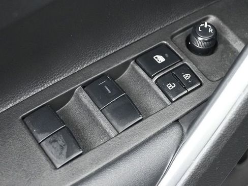 Certified 2023 Toyota Corolla Cross LE image 24