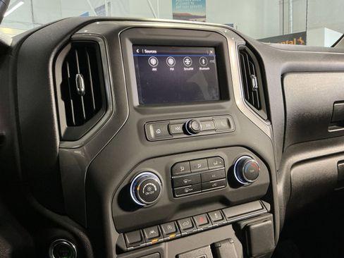 Used 2025 Chevrolet Silverado 1500 Custom AWD/4WD image 25