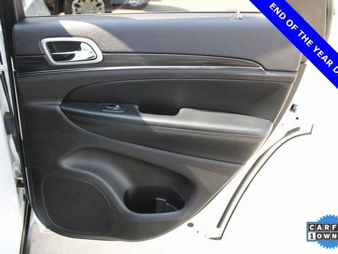 Used 2021 Jeep Grand Cherokee Limited image 24