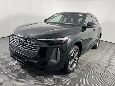 Certified 2025 Audi Q5 Premium w/ Convenience Package image 4